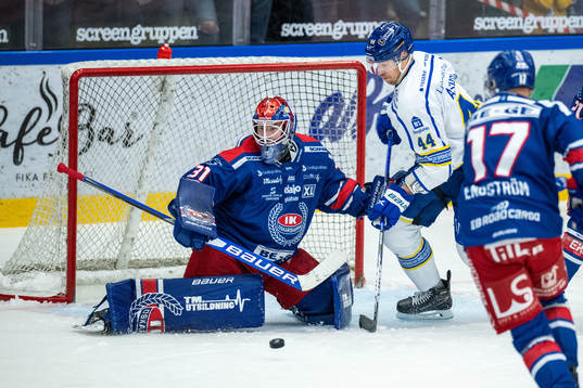 Oskarshamns målvakt Tim Juel och Leksands Carter Ashton