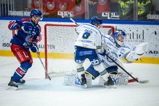 Oskarshamns Fredrik Olofsson och Leksands Matt Caito och