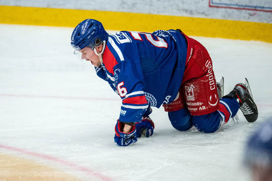 Oskarshamns Lukas Pilö har ont