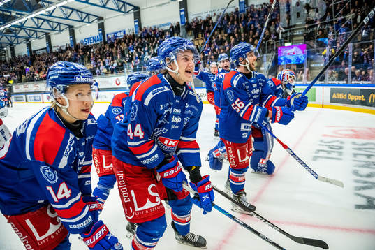 Oskarshamns spelare jublar