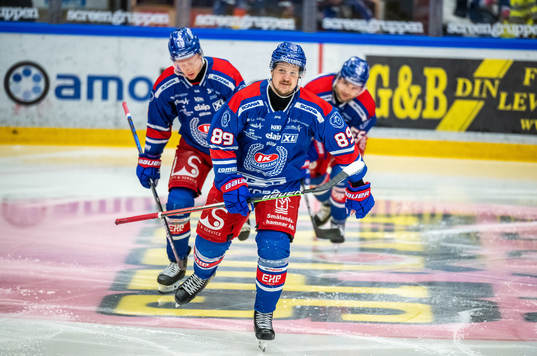 Oskarshamns Patrik Karlqvist jublar