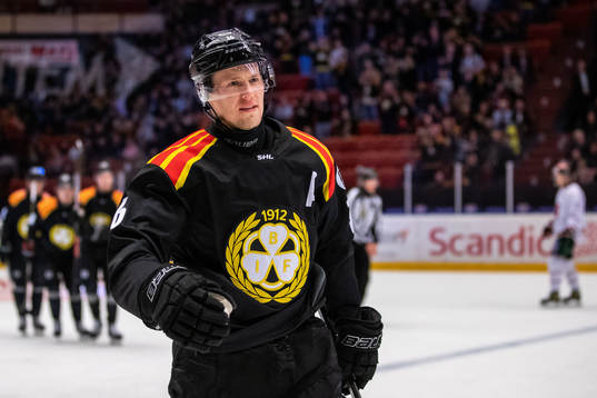 Brynäs Linus Ölund jublar
