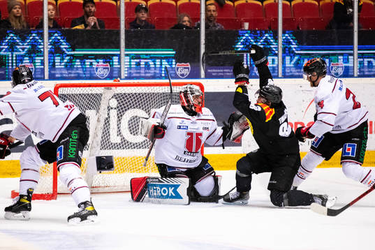 Örebros målvakt Jhonas Enroth och Brynäs Dmytro Timashov