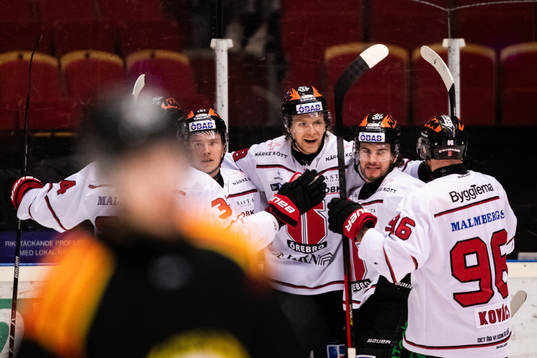 Örebros Rodrigo Abols jublar