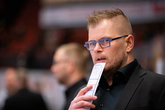 Brynäs assisterande tränare Ari-Pekka Pajuluoma