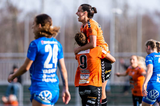 Kristianstads Tabitha Tindell jublar