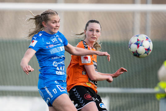 Kristianstads Amanda Jacobsen Andradottir  och Kalmars