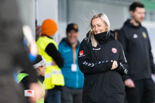 Kristianstads tränare Elisabet Gunnarsdóttir jublar