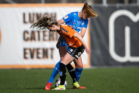 Kristianstads Gabrielle Carle och Kalmars Allison Pantuso