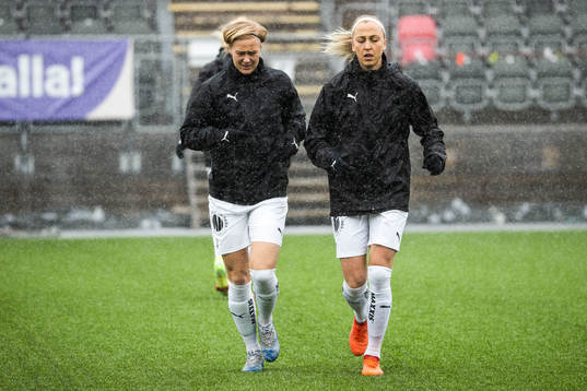 Häckens Luna Nørgaard Gevitz och Julia Karlernäs