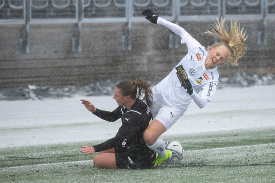 Umeås Olivia Holm och Häckens Molly Johansson