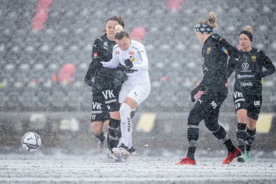 Umeås Sarah Mellouk och Häckens Marika Bergman Lundin