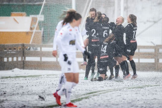 Umeås Henna Honkanen jublar