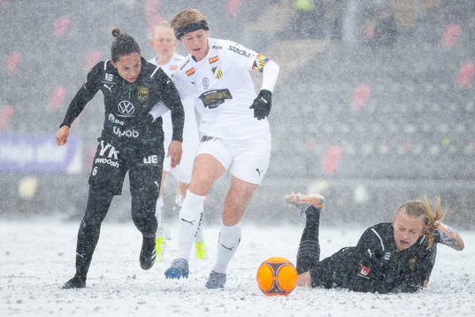 Bläddra bland fler bilder av Fotboll, Damallsvenskan, Umeå - Häcken