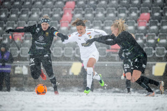 Umeås Wilma Carlsson och Lisa Dahlkvist och Häckens
