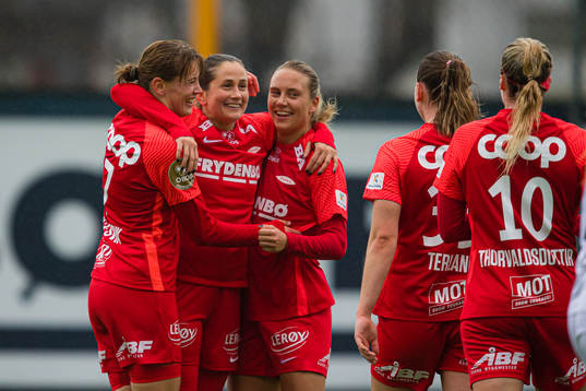 Rakel Engesvik of Brann celebrates