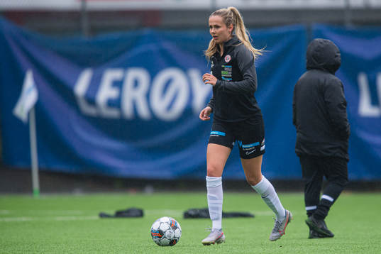 Kristina Herfindal Grøndal of Arna-Bjørnar warms up