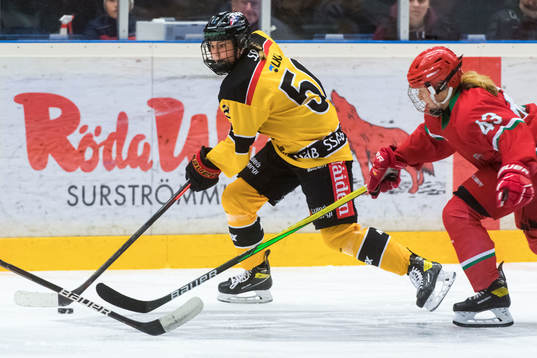 Luleås Klara Kenttälä och Modos Filippa Lindgren