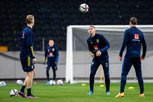 Bläddra bland fler bilder av Football, Sweden, Training & Press Conference