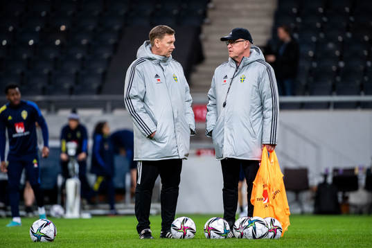 Assistant coach Peter Wettergren and head coach Janne