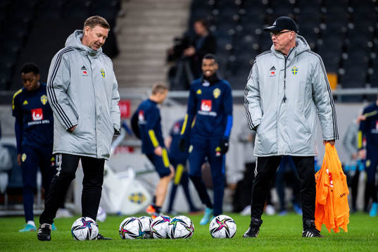 Assistant coach Peter Wettergren and head coach Janne