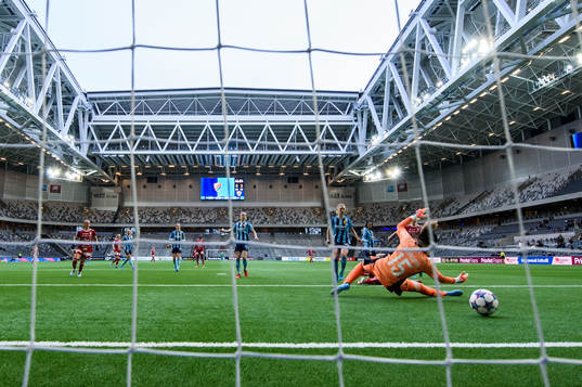 Djurgårdens målvakt Elvira Björklund släpper in 0-4