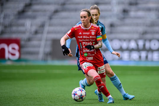 Piteås Cecilia Edlund och Djurgårdens Sanna Kullberg