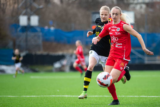 s Kaisa Collin och Örebros Michaela Kovacs