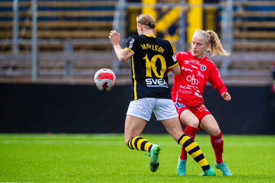 s Jenny Danielsson och Örebros Anna Sandberg