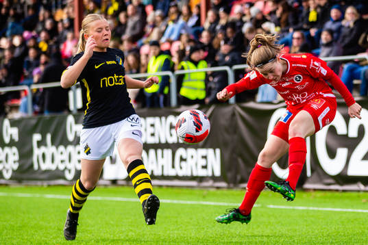 s Johanna Lindell och Örebros Heidi Kollanen