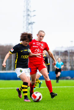 s Honoka Hayashi och Örebros Michaela Kovacs