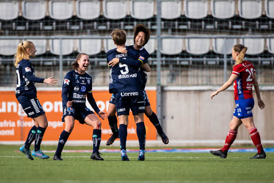 Linköpings Saori Takarada jublar