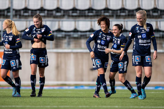 Linköpings Saori Takarada jublar