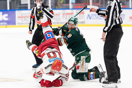 Kristianstads Robin Carlsson och Modos Tanner Macmaster