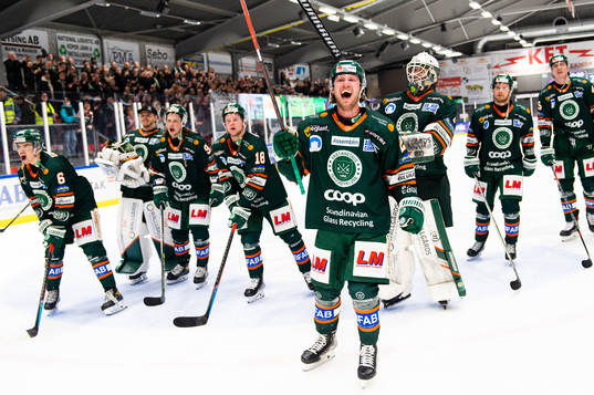 Kristianstads Erik Flood jublar