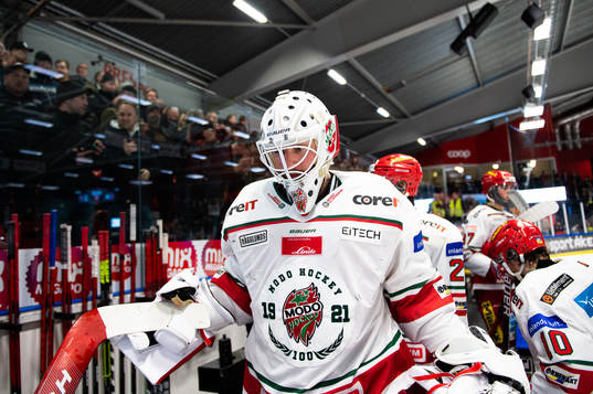 Modos målvakt Tex Williamsson deppar