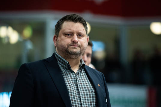 Modos tränare Mattias Karlin deppar