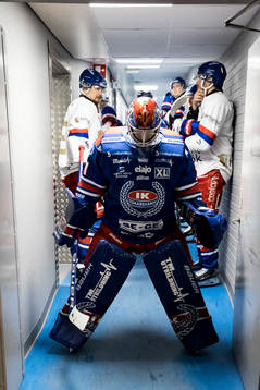 målvakt Tim Juel innan åttondelsfinal två i SHL mellan