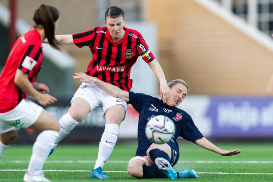 Brommapojkarnas Alexsandra Lobanova och Rosengårds Mimmi