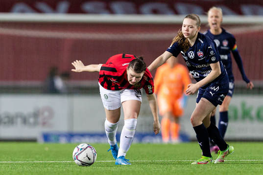 Brommapojkarnas Frida Boriero och Rosengårds Bea Sprung