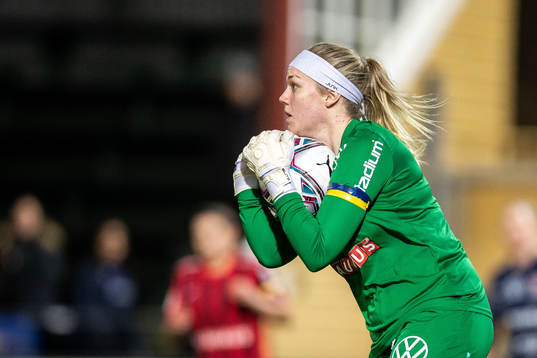 Brommapojkarnas målvakt Maggie Smither