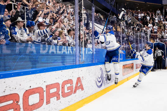 Leksands Alexander Lundqvist och Anton Johansson jublar