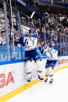 Leksands Alexander Lundqvist och Anton Johansson jublar