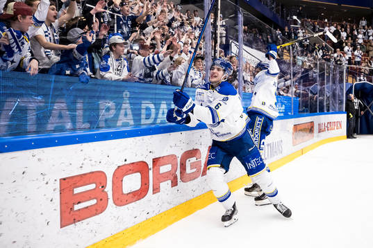 Leksands Alexander Lundqvist och Anton Johansson jublar
