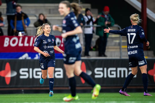 Rosengårds Charlotte Grant jublar