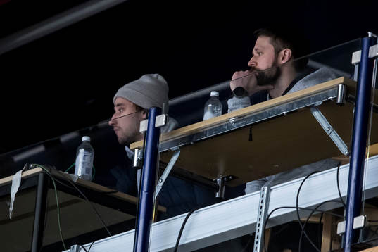 Leksands Max Veronneau på läktaren
