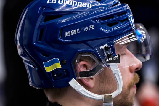 Ukrainsk flagga på Oskarshamns hjälm