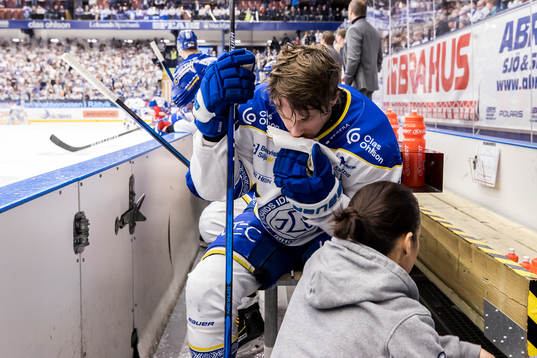 Leksands Justin Kloos blöder