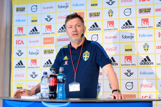 Bläddra bland fler bilder av Football, Women's World Cup Qualifier, Sweden, Press conference