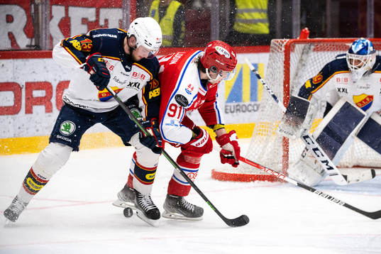 Djurgårdens Rasmus Bengtsson och Timrås Viktor Lodin